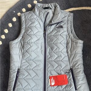 The North Face Women's Light Gray Quilted Vest